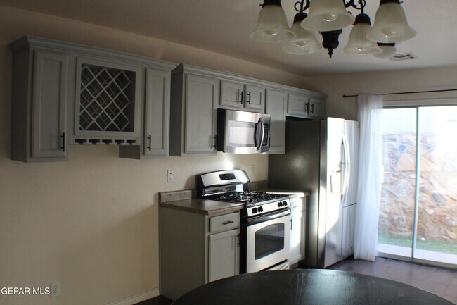 Building Photo - 4805 Ramon Vega