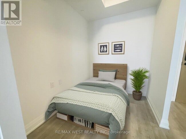 Building Photo - 2369 Danforth Ave