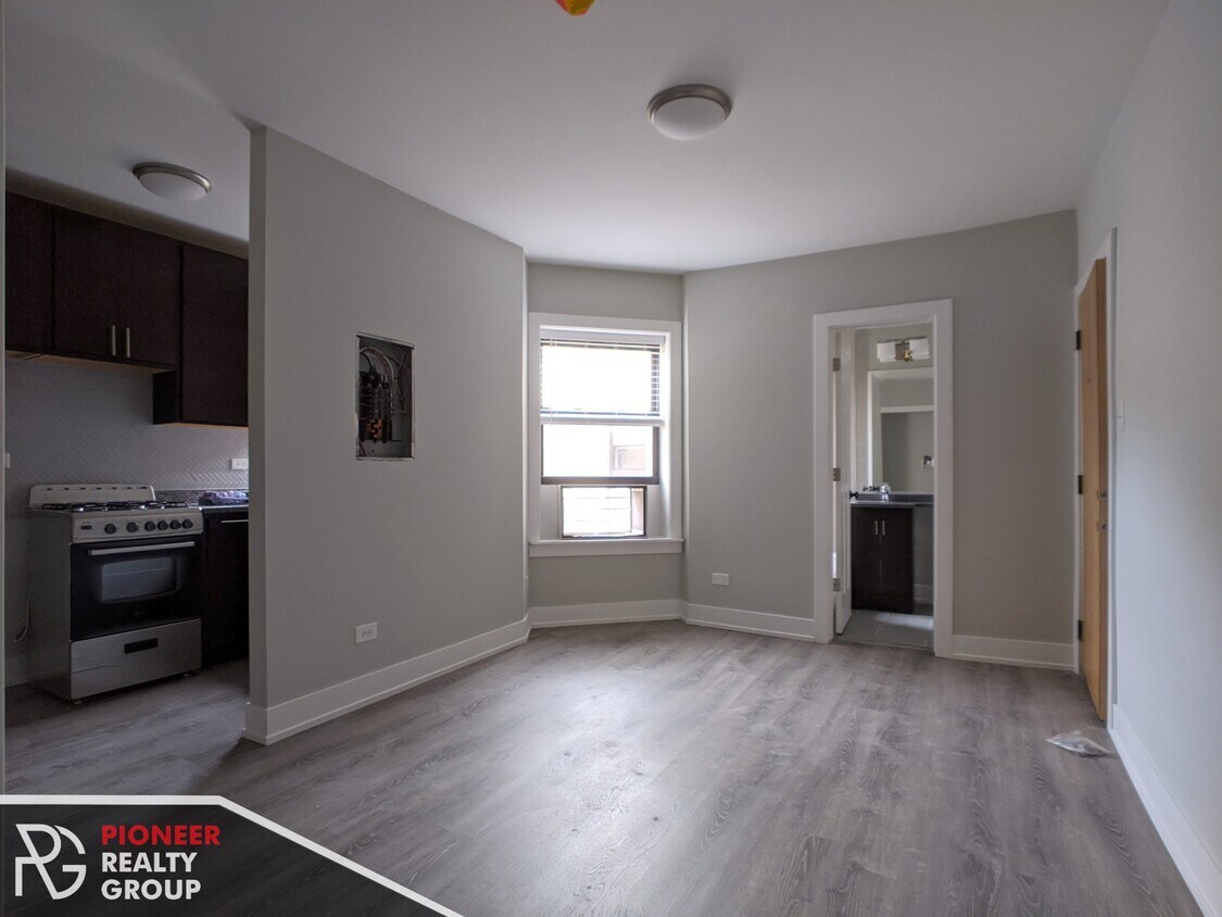 Foto principal - 437 W Belden Ave