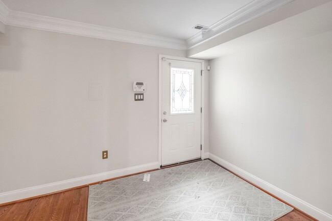 Foto del edificio - Stunning 2 BR/2.5 BA 2-Level Condo in Petw...