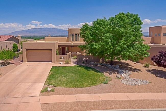 Building Photo - 3808 Alamogordo Dr NW