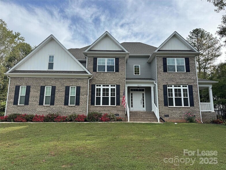 Primary Photo - 3011 Waxhaw Crossing Dr
