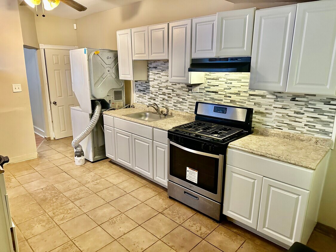 Foto principal - 516 S Redfield St