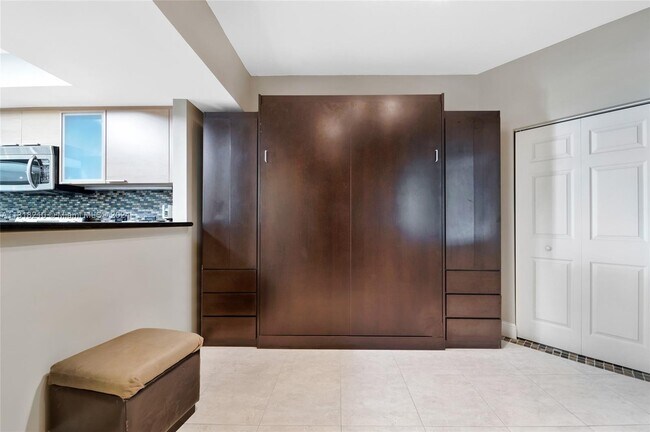 Foto del edificio - 140 S Dixie Hwy