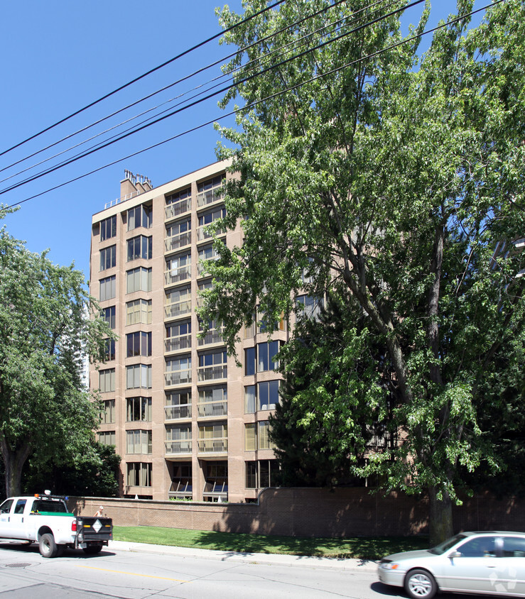 Building Photo - 70 Rosehill Ave
