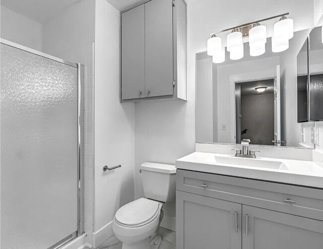 Baño privado - 4676 E Alamos Ave