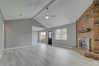 Building Photo - 4917 Fairvent St