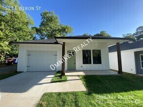 Building Photo - 513 E Heron St