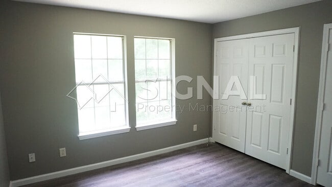 Building Photo - 3840 Coalburg Rd