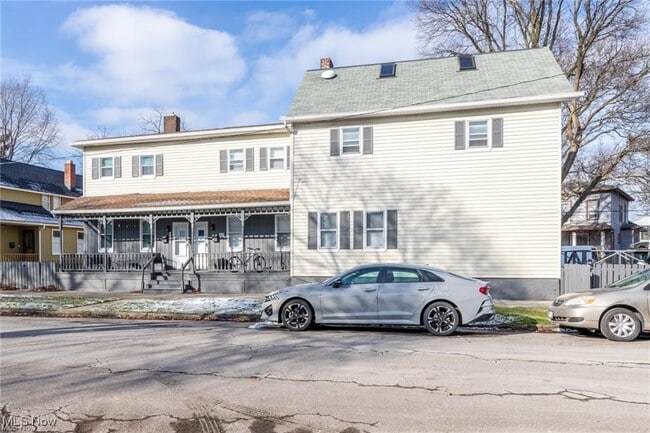 Foto del edificio - 3905 Woodbine Ave