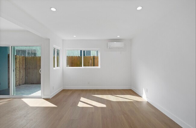 Building Photo - 2915 Hauser Blvd