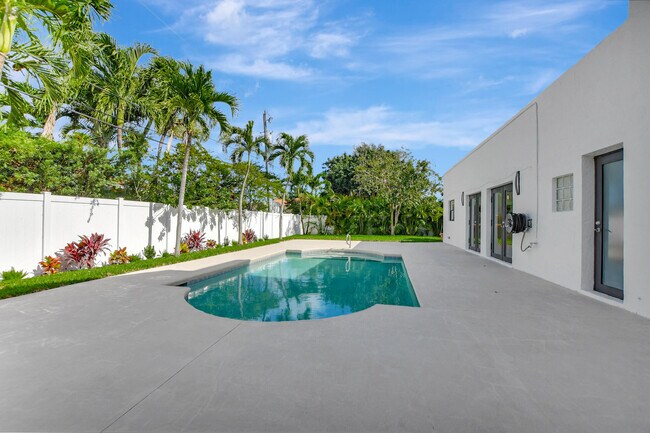 Foto del edificio - 237 NW 7th St