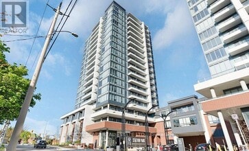 Building Photo - 5 Wellington St S