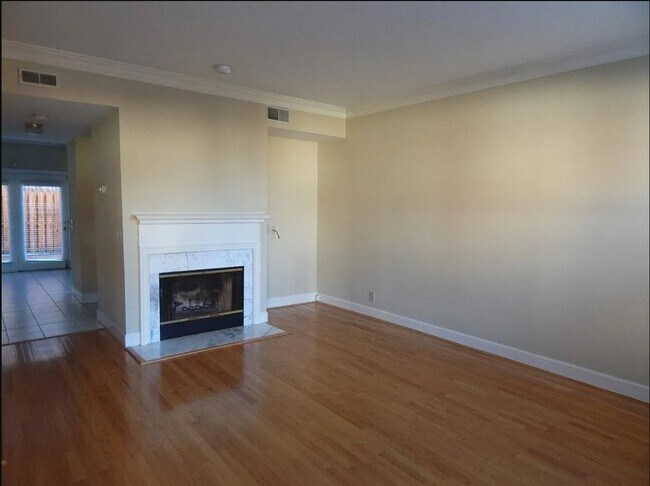 Foto del edificio - 3345 Golf Club Ln