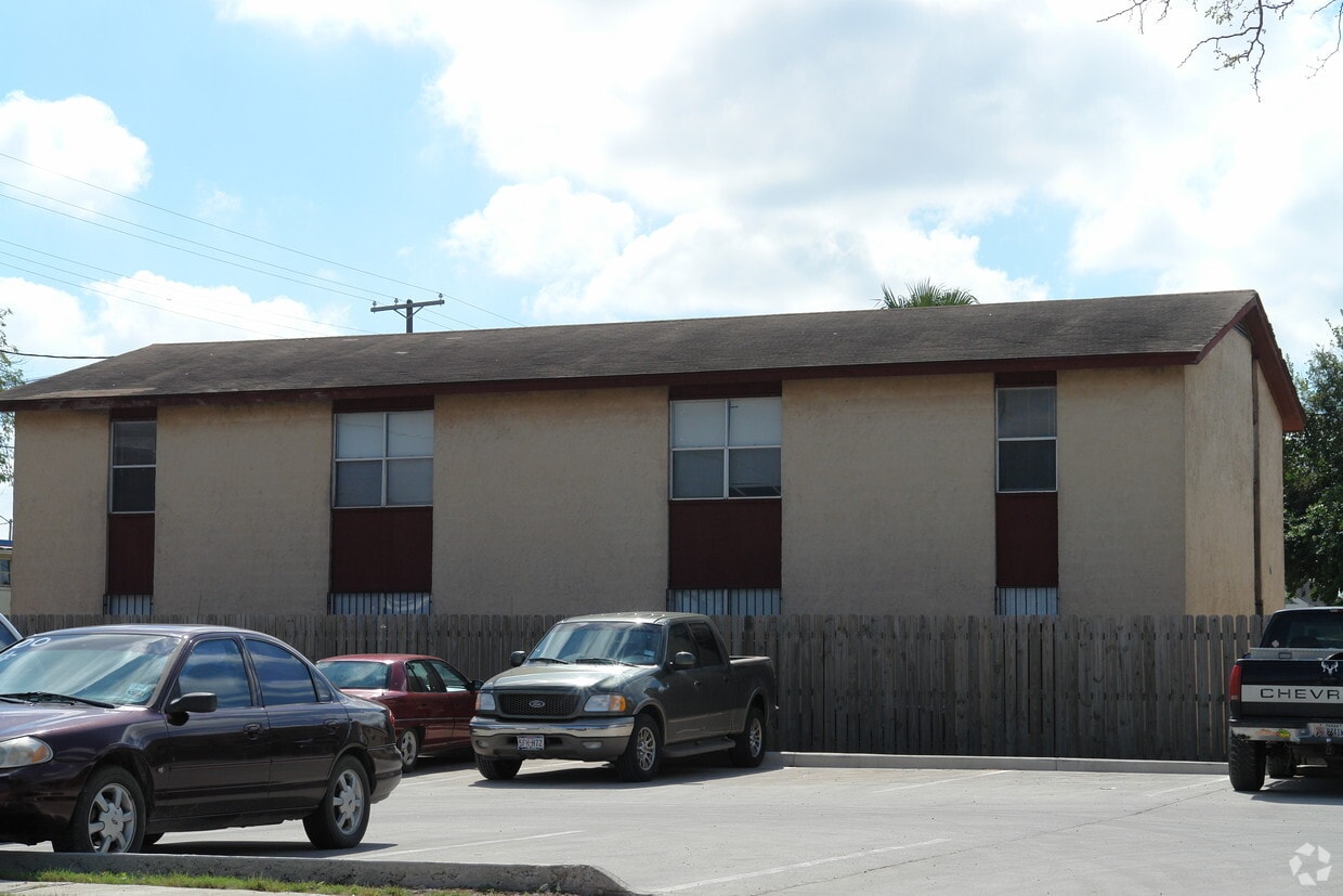 Building Photo - 110 W Champion St