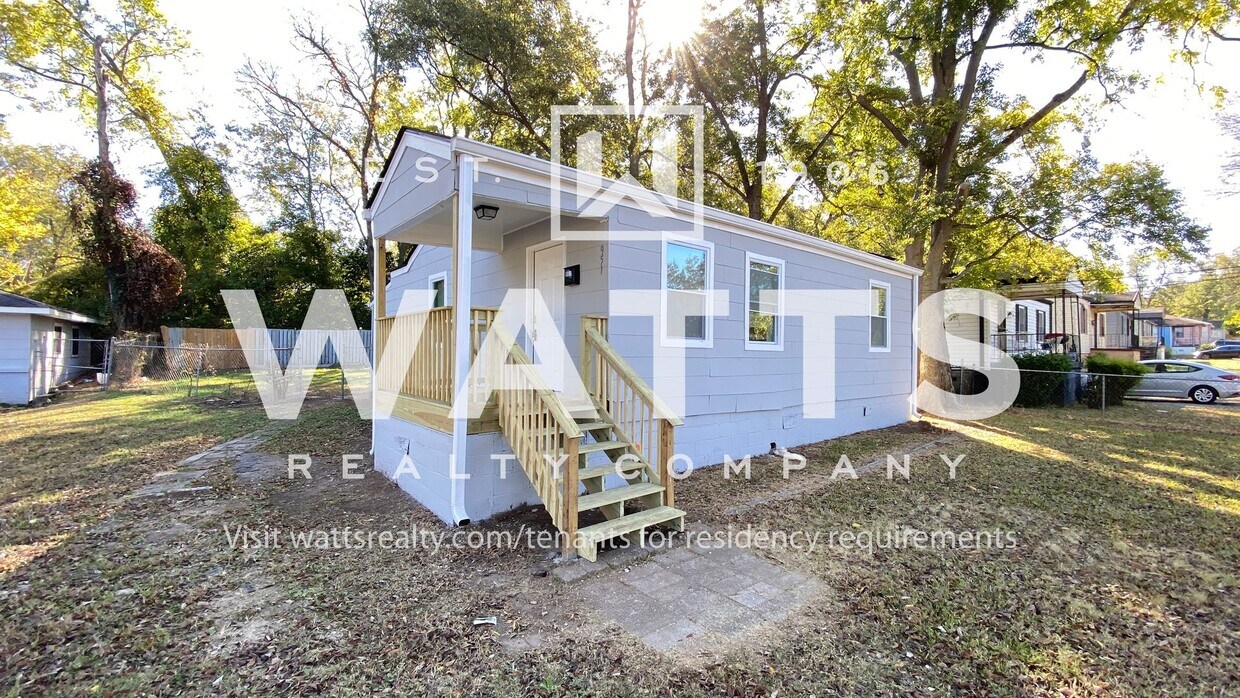 Primary Photo - Basic 2 Bedroom Home in Woodlawn