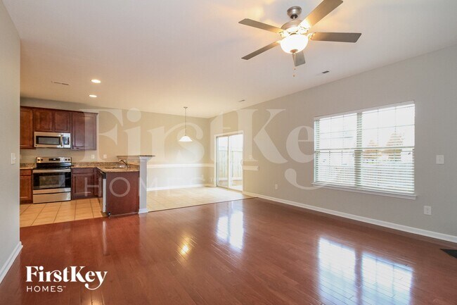 Building Photo - 111 Rosemont Ln