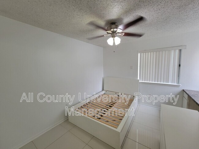 Building Photo - 2601 SW Archer Rd