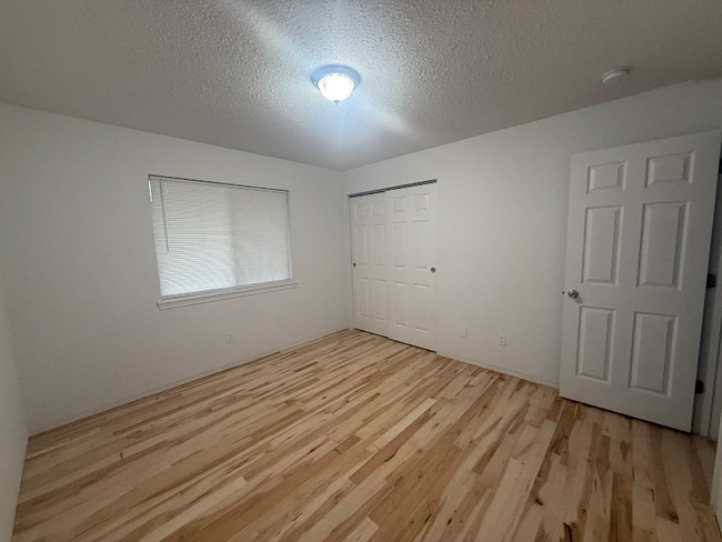 Foto del edificio - 1565 N Summit Rd