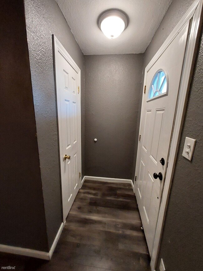Building Photo - 3 br, 1 bath House - 1745 N Erie Ave