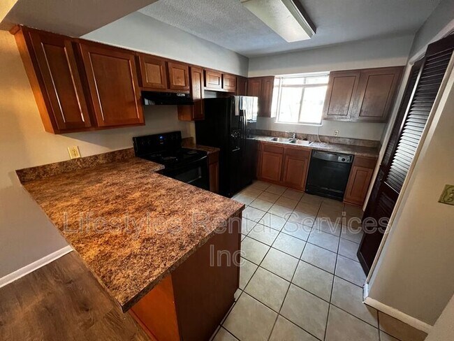 Foto del edificio - 4403 Windergate Dr