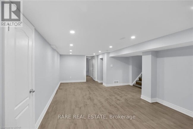 Building Photo - 7 Holden Ave