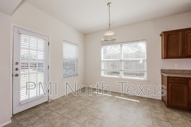 Building Photo - 1009 Hay Stack Ct