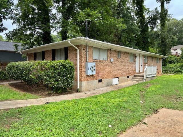 Building Photo - 1275 E Washington Ave