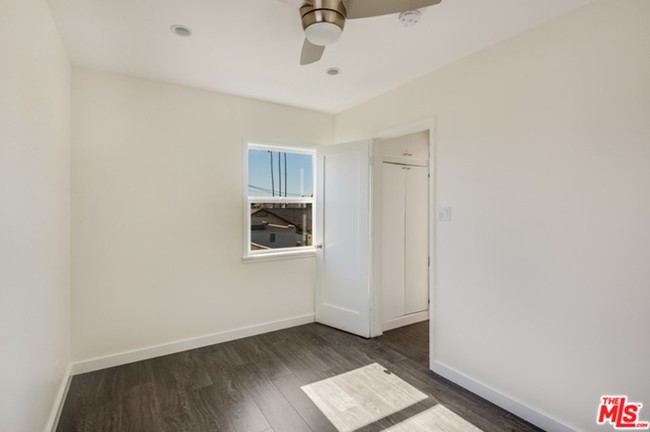 Building Photo - 838 N Ridgewood Pl