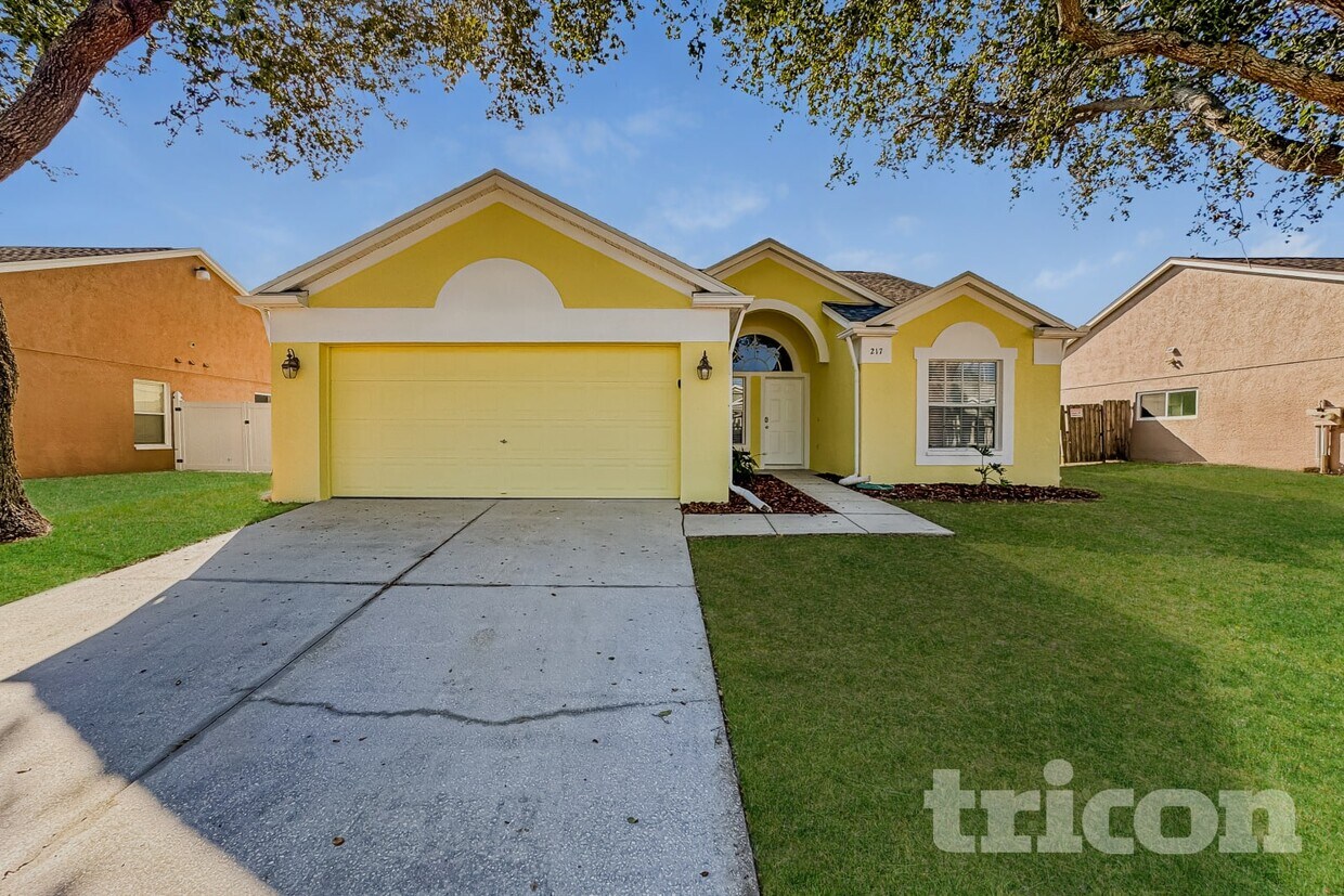 Foto principal - 217 Lakeway Ln