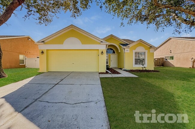 Building Photo - 217 Lakeway Ln