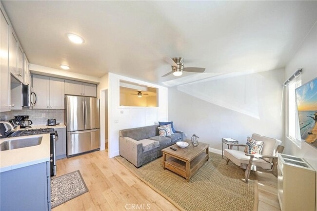 Building Photo - 327 3rd St