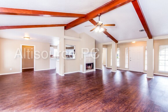 Foto del edificio - 302 Brook Hollow Dr