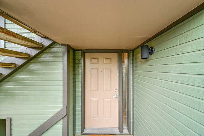 Building Photo - $2,195.00, 2 Bed 2 Bath Condo in Boulder w...