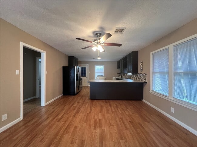Foto del edificio - 1110 E 27th St