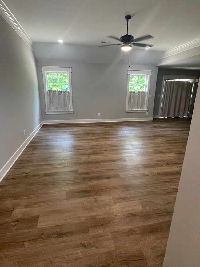 Photo - Knob Hill Subdivision House