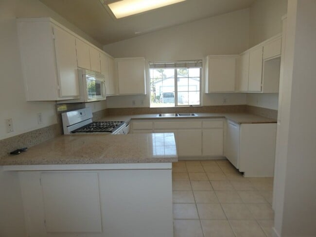 Building Photo - Light and Welcoming in Regency Estates