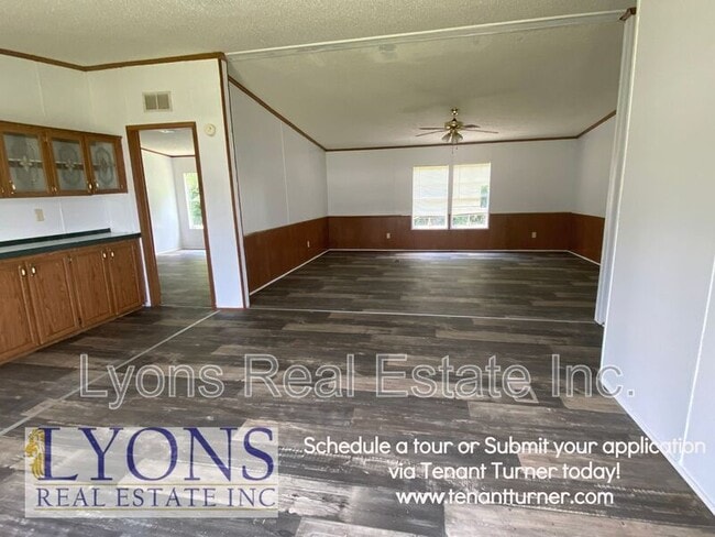 Building Photo - 607 Crestview Dr