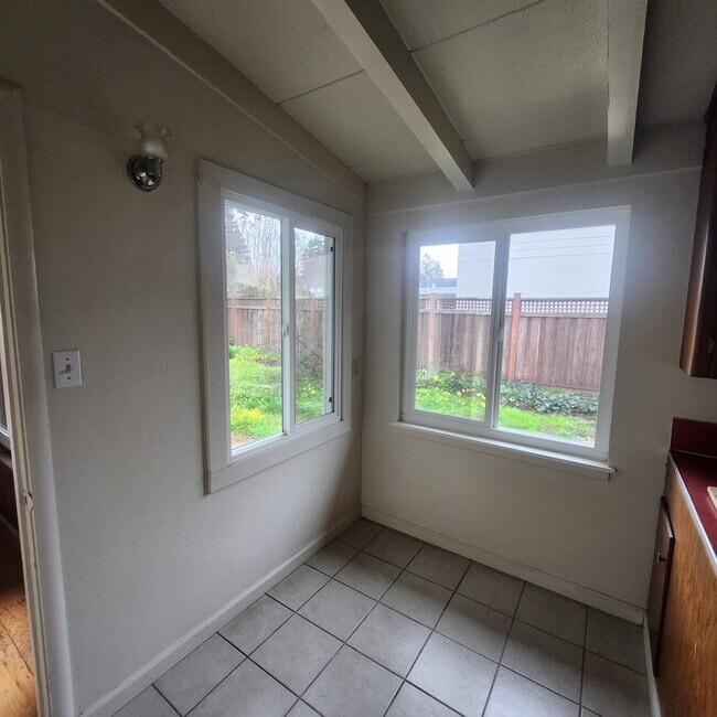 Foto del edificio - 1924 Diamond Ct