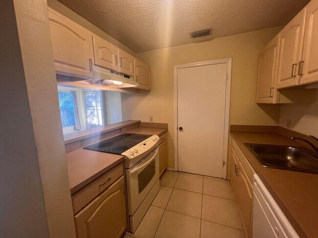 Foto del edificio - 2301 N Congress Ave