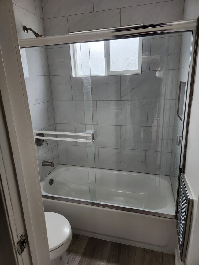 Building Photo - 5242 Cahuenga Blvd