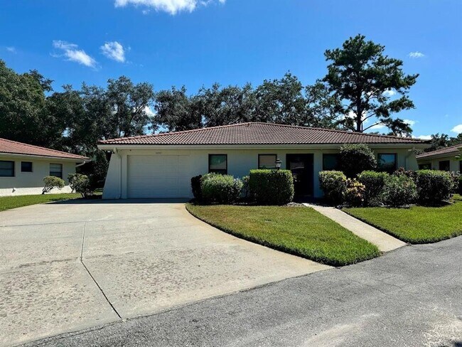 Foto del edificio - 5033 Vivienda Way