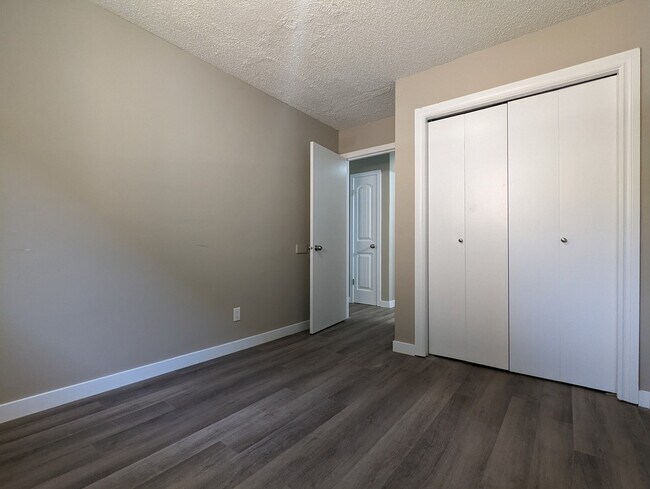 Building Photo - Edgar Estates Apartments