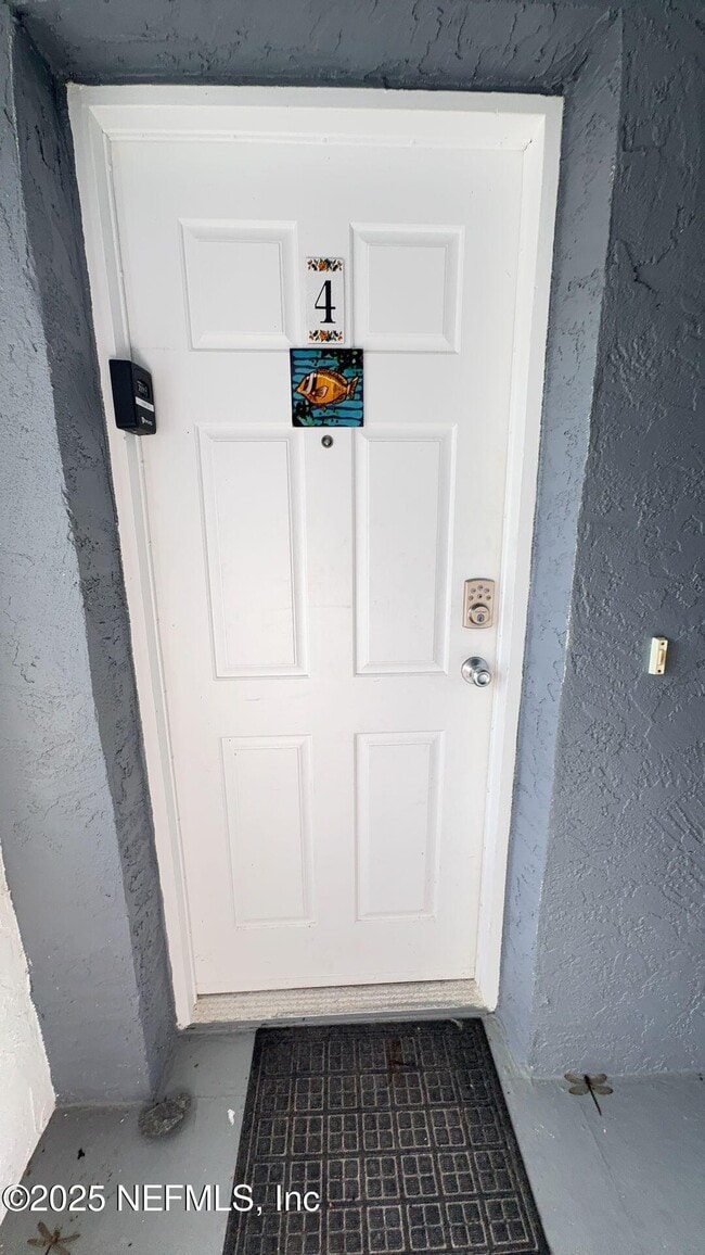 Building Photo - 108 S 5th St