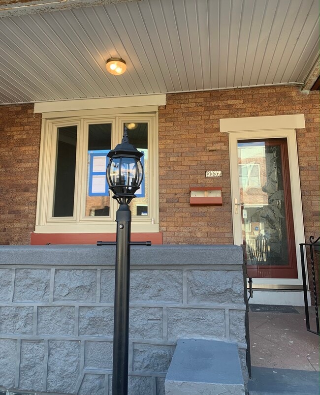 Building Photo - 3337 E Thompson St