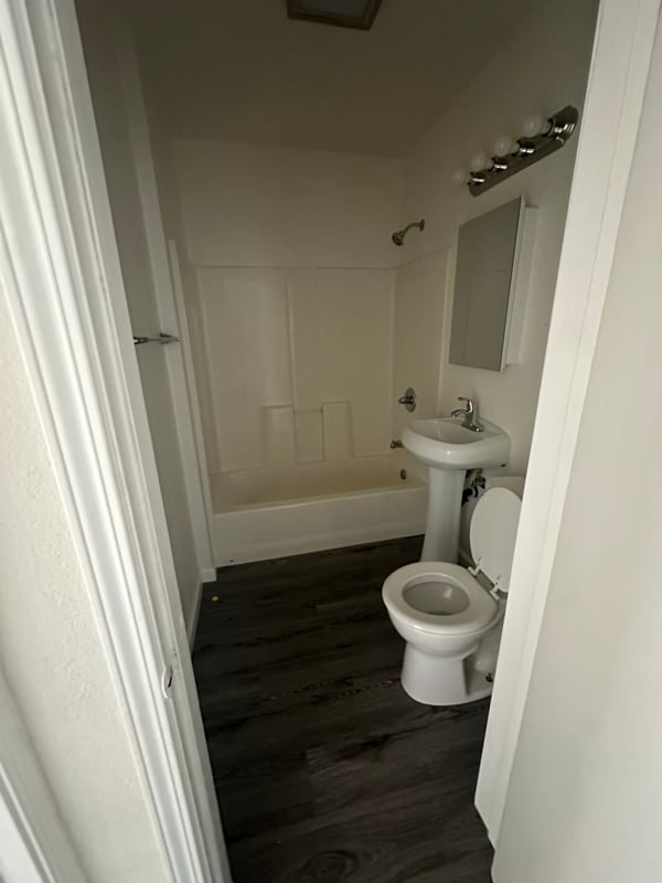 Foto del edificio - 241 1/2 W 89th St