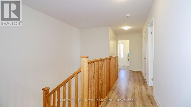 Photo du bâtiment - 243 MCKENZIE DRIVE