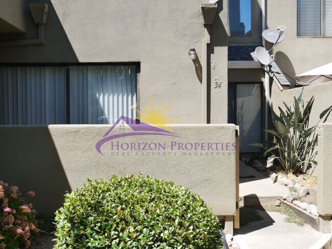 Foto del edificio - 1 Bed 1 Bath 682 sq ft. Condo in Foothill Farms