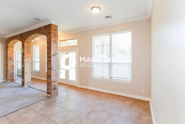 Building Photo - 4 Bedroom Pet-Friendly Home in Edmond, OK with Main Street Renewal