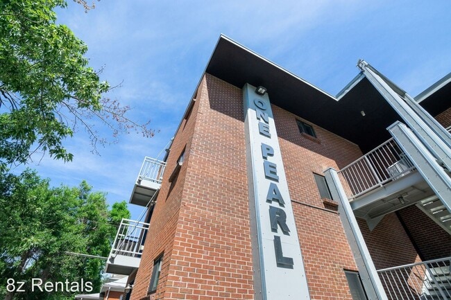 Building Photo - 2 br, 1 bath House - 1 N Pearl St #302